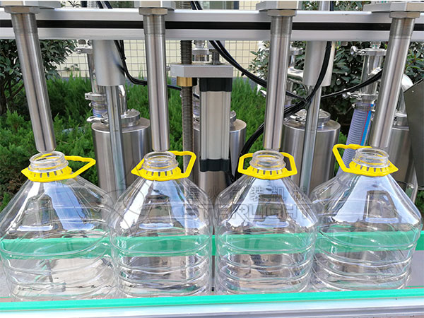 食用油自動灌裝機細節展示
